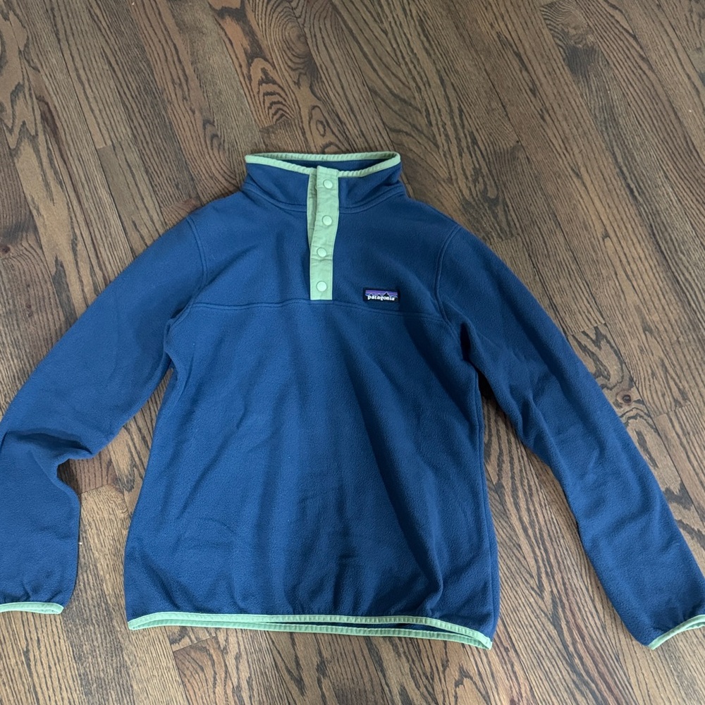 Patagonia women Sweater in Blue with Green Trim